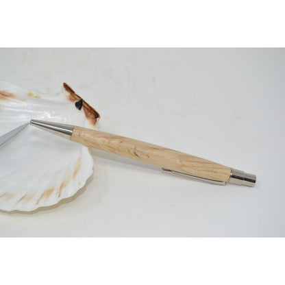 Holzkugelschreiber mit Klickmechanismus aus Ahornholz