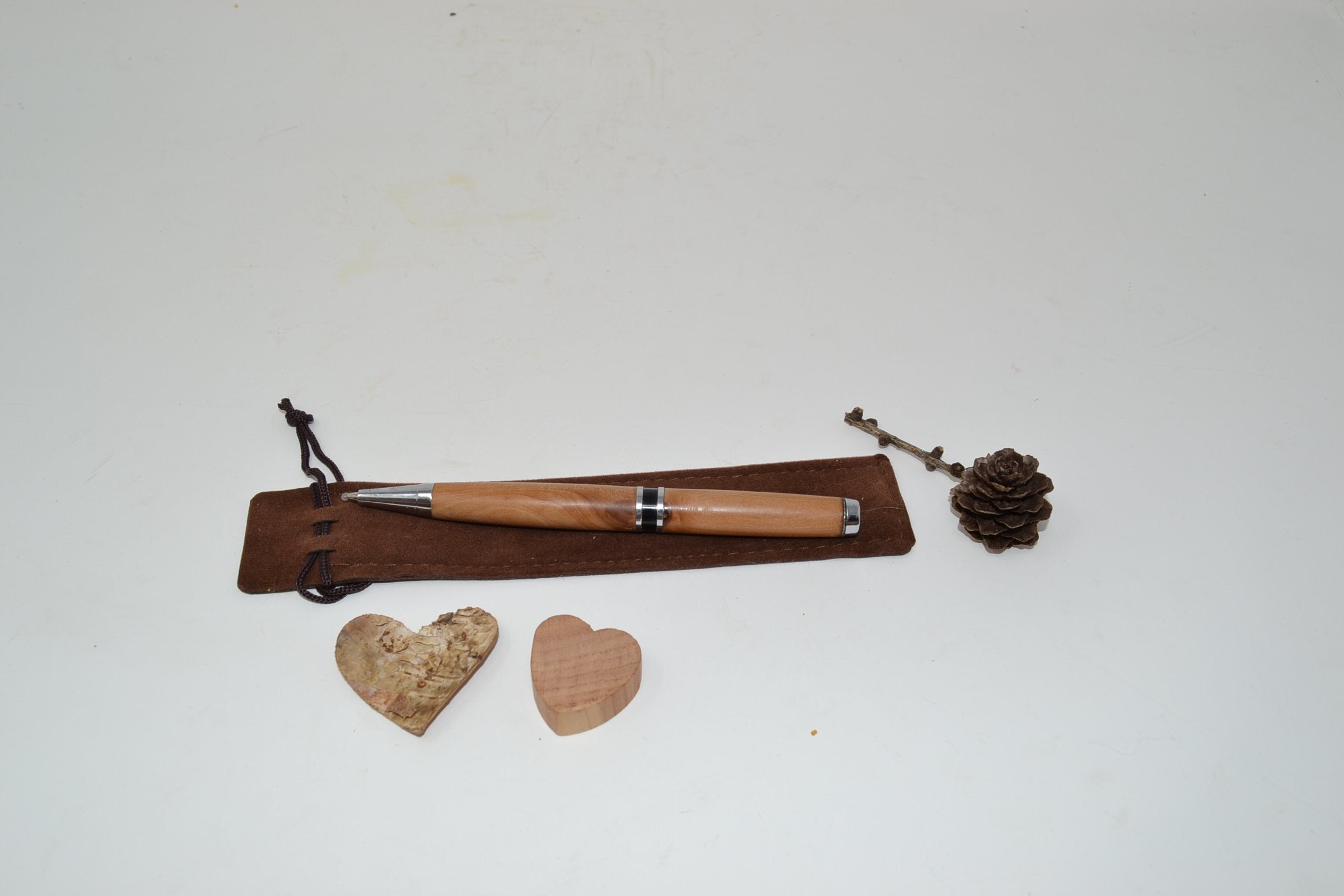 Holzkugelschreiber aus Apfelholz