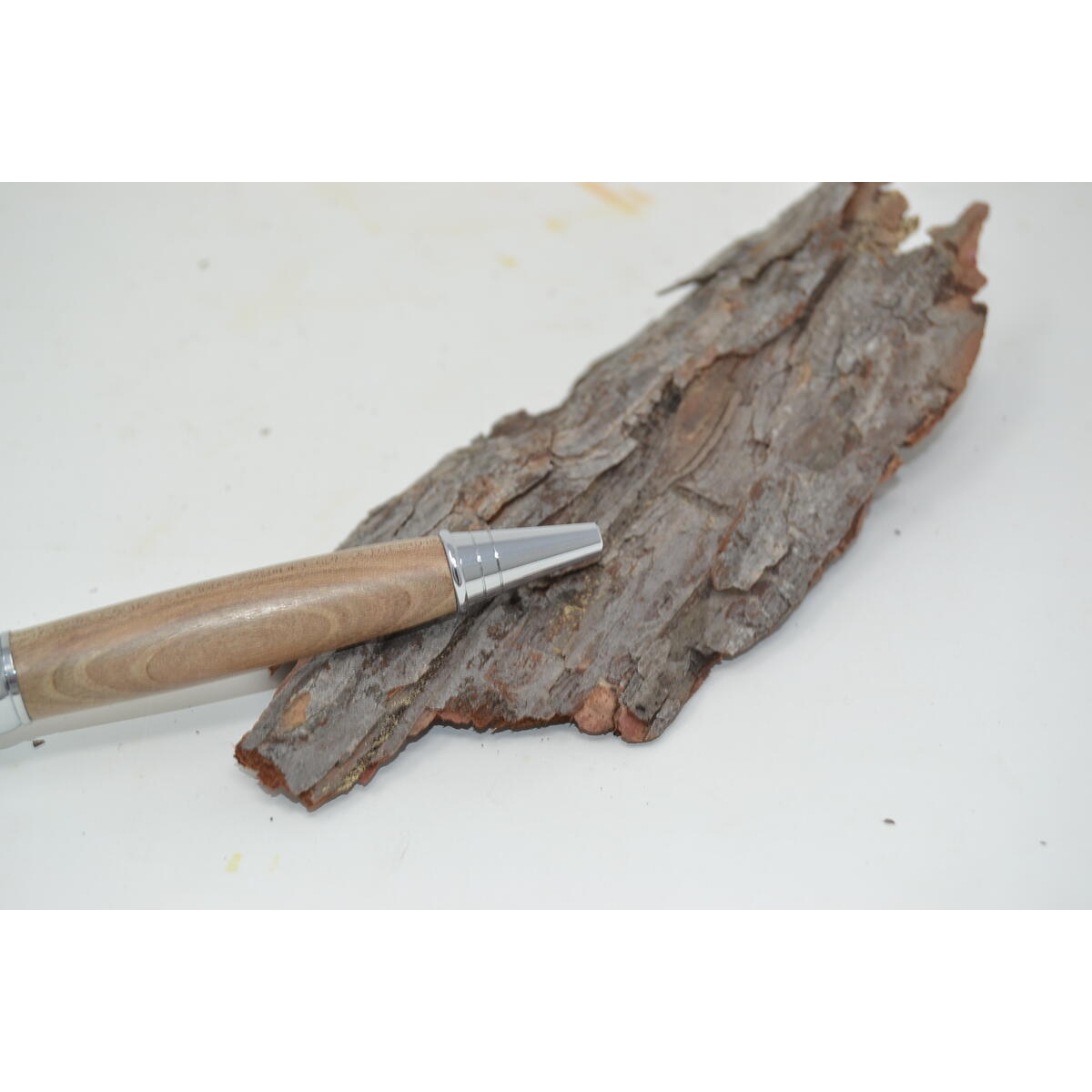Holzkugelschreiber aus Walnussholz, verchromt