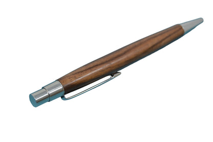 Holzkugelschreiber mit Klickmechanismus aus Nuss