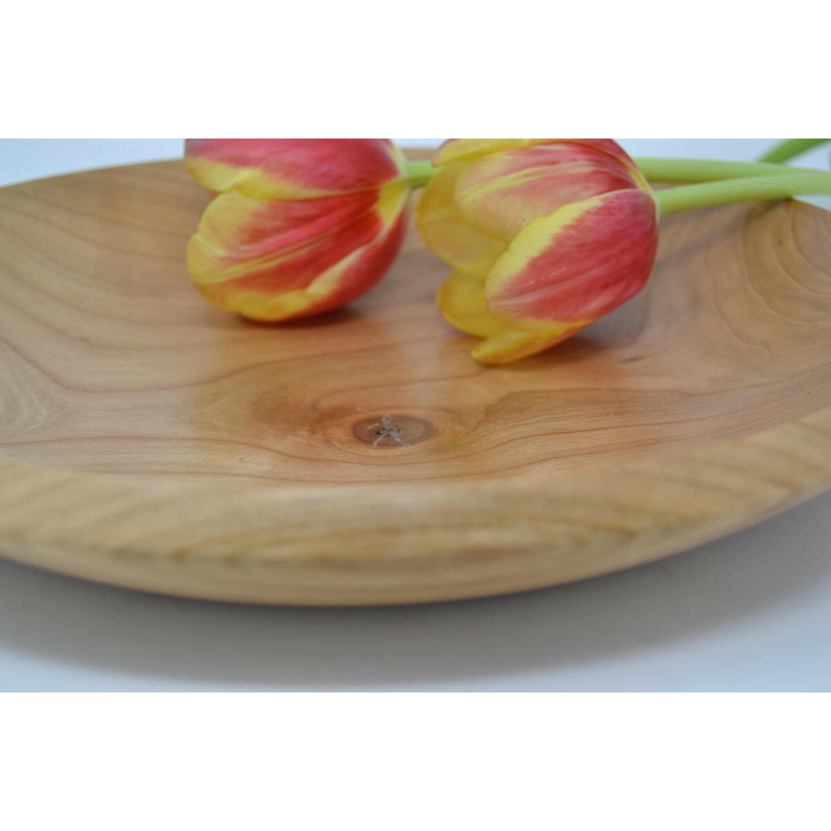 Holzschale aus Wildkirsche mit Deko