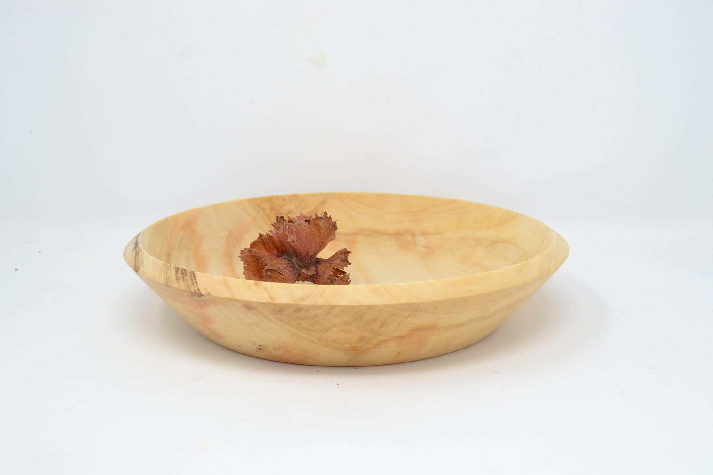 Holzschale aus Pappelholz mit Deko