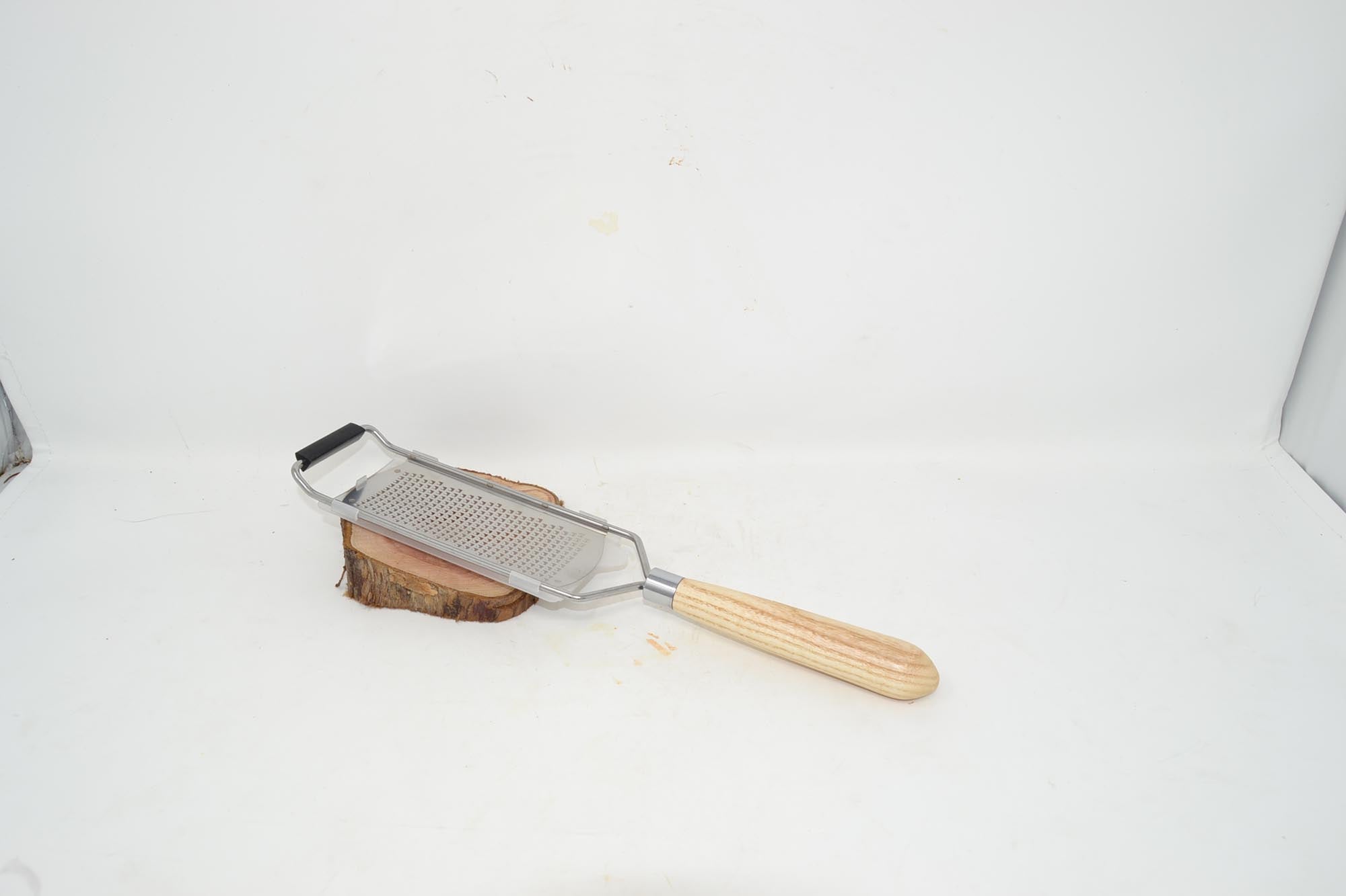 Holz Küchenreibe mit Holzgriff aus Eschenholz