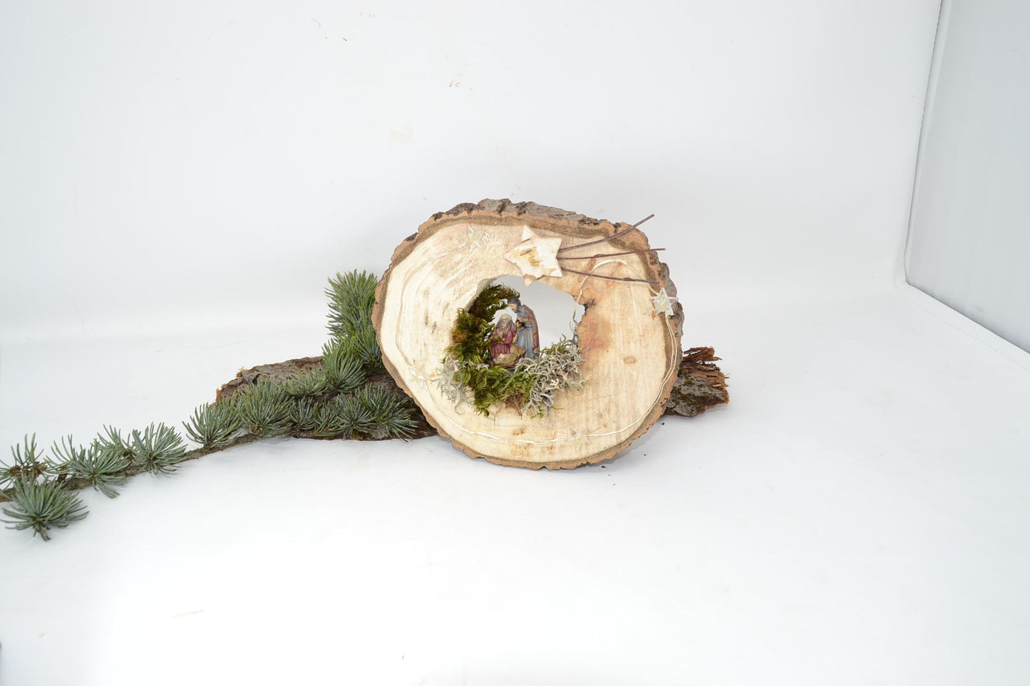 Weihnachtskrippe aus Holz 16x15 cm